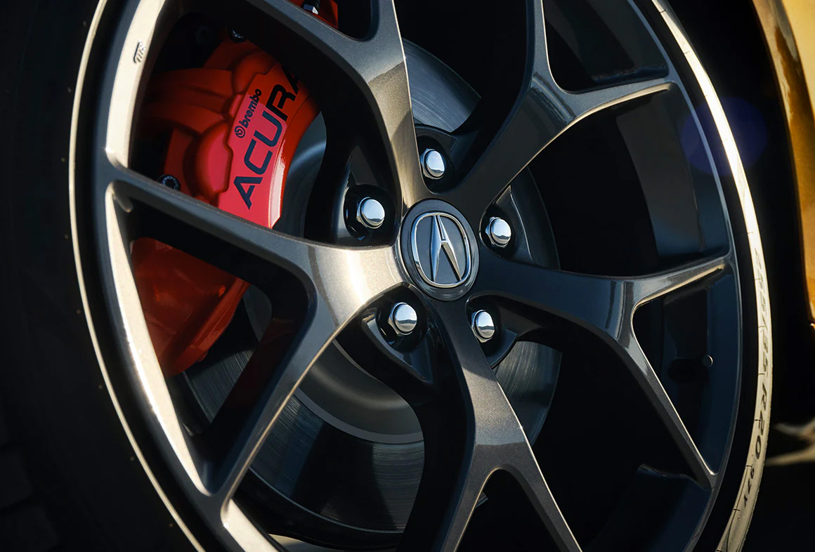 TLX Type S con Paquete de Ruedas y Neumáticos de Alto Rendimiento